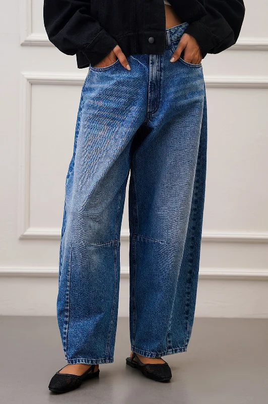 women's denim jeans for a vintage styleICON BARREL JEANS