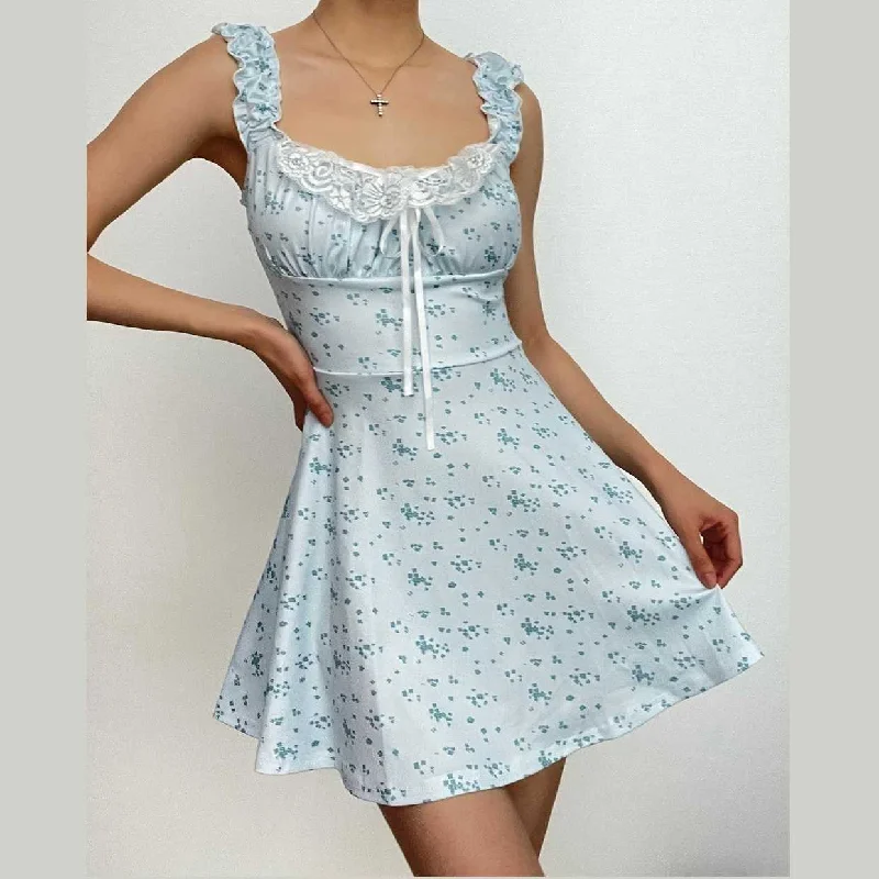 wrap floral Mimi dresses for a flattering silhouetteCap sleeve lace hem ruched flower print contrast mini dress